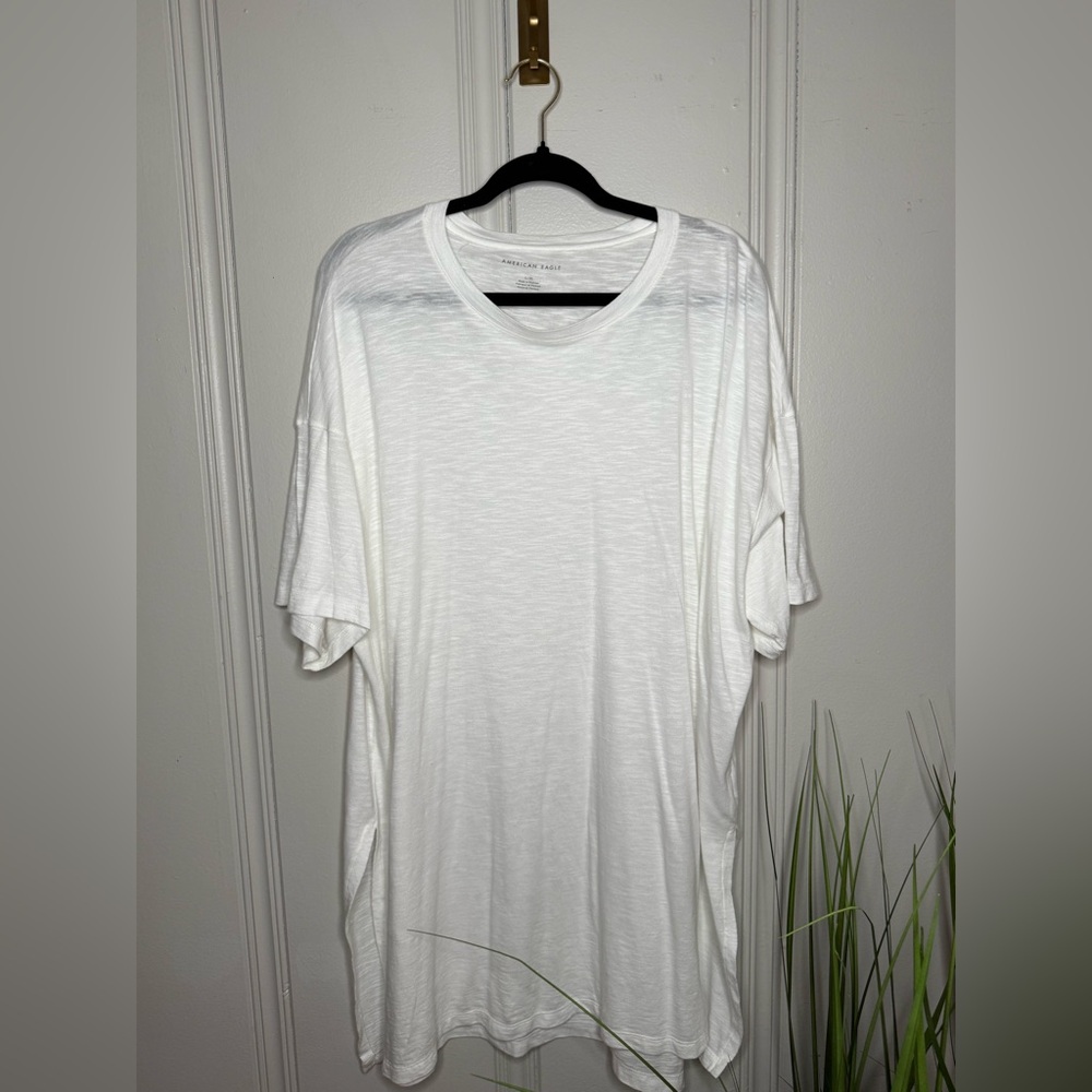 American Eagle Outfitters White Short Sleeve Tee